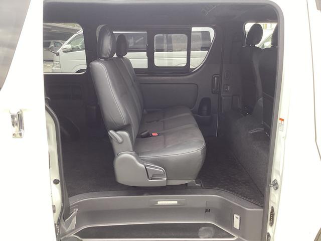 ハイエースバン スーパーＧＬ　ダークプライムＩＩ　６型後期　アルパインＢＩＧＸフローティングナビ　社外アルミホイール　ワンオーナー　クリアランスソナー　デジタルインナーミラー　トヨタセーフティセンス　ＬＥＤイエローフォグランプ　ＬＥＤカーゴランプ（50枚目）