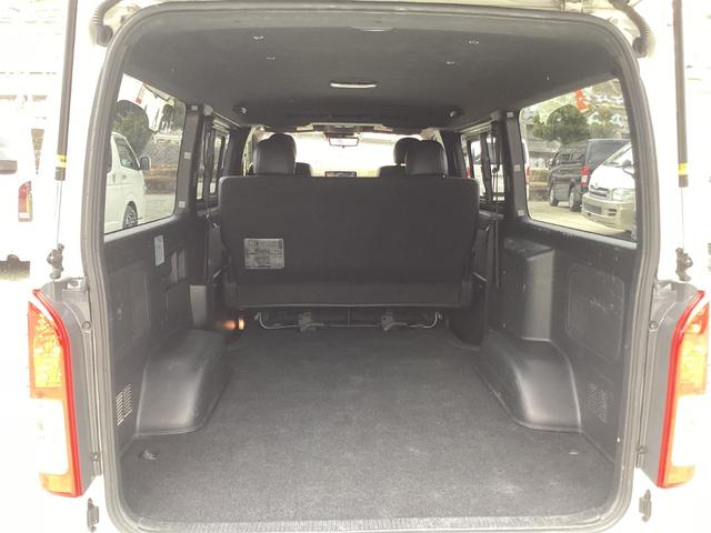 ハイエースバン スーパーＧＬ　ダークプライムＩＩ　６型後期　アルパインＢＩＧＸフローティングナビ　社外アルミホイール　ワンオーナー　クリアランスソナー　デジタルインナーミラー　トヨタセーフティセンス　ＬＥＤイエローフォグランプ　ＬＥＤカーゴランプ（52枚目）