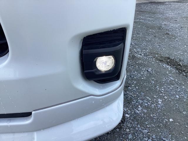 ハイエースバン スーパーＧＬ　ダークプライムＩＩ　７型　両側パワースライドドア　パノラミックビュー　ワンオーナー　インナーブラックＬＥＤヘッドライト　クリアランスソナー　ＴＳＳ　社外アルミホイール　デジタルインナーミラー　社外テールランプ（16枚目）