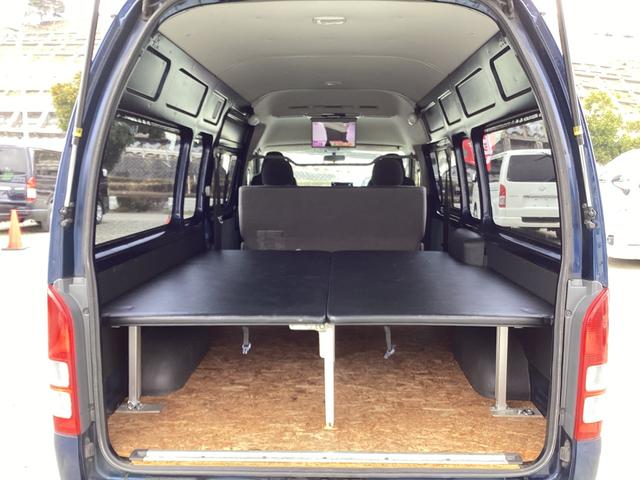 レジアスエースバン スーパーロングワイドDX GLパック 3型後期 ダブルエアコン リアスーパーGLシート ワンオーナー 床張り加工 ストラーダフローティングナビ ベッドキット フリップダウンモニター 純正HIDヘッドライト リアスライドガラス小窓 キーレス(41枚目)