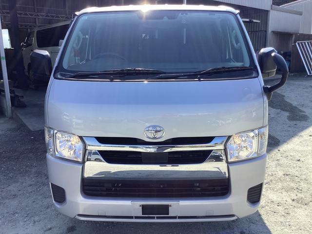 ハイエースバン ロングＤＸ　ＧＬパッケージ　６型後期　９人乗り　ダブルエアコン　パノラミックビュー　ワンオーナー　ドライブレコーダー前後　トヨタセーフティセンス　リアスライドガラス小窓　純正セキュリティ　ビルトインＥＴＣ　３列シート　キーレス（8枚目）