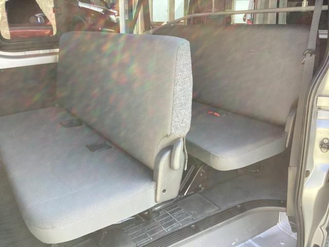 ハイエースバン ロングＤＸ　ＧＬパッケージ　６型後期　９人乗り　ダブルエアコン　パノラミックビュー　ワンオーナー　ドライブレコーダー前後　トヨタセーフティセンス　リアスライドガラス小窓　純正セキュリティ　ビルトインＥＴＣ　３列シート　キーレス（44枚目）