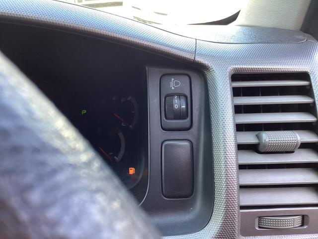 ハイエースバン ロングスーパーＧＬ　１型　４型フェイス　社外テールランプ　フルセグナビ　ホワイトレタータイヤ　バックカメラ　リアスライドガラス小窓　後期用ホイールキャップ　助手席エアバック　タイミングベルト交換済み　ＥＴＣ　キーレス（20枚目）