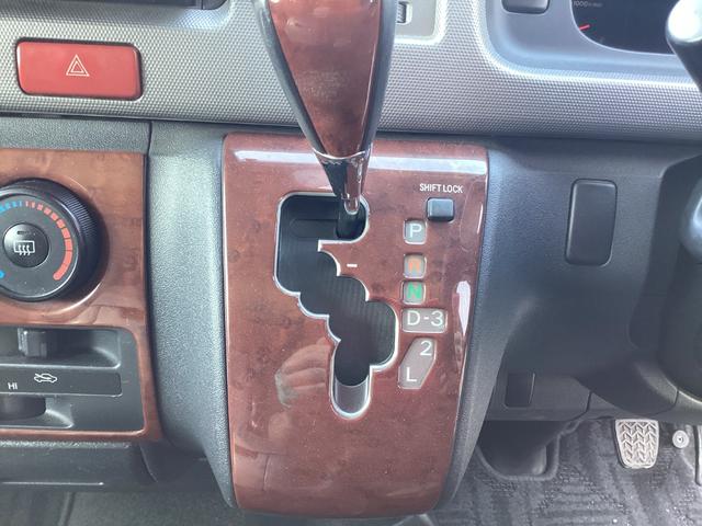 ハイエースバン ロングスーパーＧＬ　１型　４型フェイス　社外テールランプ　フルセグナビ　ホワイトレタータイヤ　バックカメラ　リアスライドガラス小窓　後期用ホイールキャップ　助手席エアバック　タイミングベルト交換済み　ＥＴＣ　キーレス（23枚目）