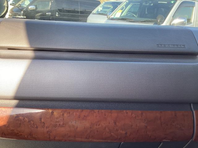 ハイエースバン ロングスーパーＧＬ　１型　４型フェイス　社外テールランプ　フルセグナビ　ホワイトレタータイヤ　バックカメラ　リアスライドガラス小窓　後期用ホイールキャップ　助手席エアバック　タイミングベルト交換済み　ＥＴＣ　キーレス（26枚目）