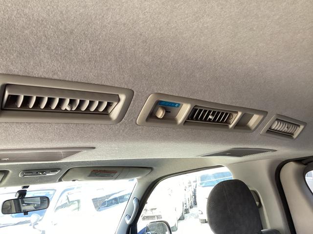 ハイエースバン ロングスーパーＧＬ　１型　４型フェイス　社外テールランプ　フルセグナビ　ホワイトレタータイヤ　バックカメラ　リアスライドガラス小窓　後期用ホイールキャップ　助手席エアバック　タイミングベルト交換済み　ＥＴＣ　キーレス（32枚目）