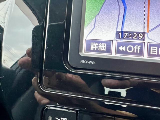 プリウス Ａプレミアム　全国１年保証付　モデリスタエアロ　ＥＴＣ　バックカメラ　メモリーナビ　ワンセグＴＶ　オートクルーズコントロール　パークアシスト　レーンアシスト　アイドリングストップ　衝突被害軽減システム　パワーシート（37枚目）