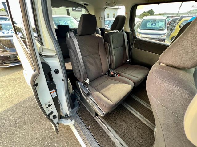 ノア Ｇ　全国１年保証付　両側電動スライドドア　メモリーナビ　フルセグＴＶ　バックカメラ　ＥＴＣ　ドライブレコーダー　Ｂｌｕｅｔｏｏｔｈオーディオ　衝突被害軽減システム　プッシュスタート　アイドリングストップ（12枚目）