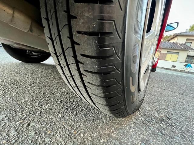 フィットハイブリッド ベースグレード　全国１年保証付　メモリーナビ　フルセグＴＶ　ＥＴＣ　バックカメラ　キーレスエントリー　アイドリングストップ　クルーズコントロール　盗難防止システム　安全衝突ボディ　ＤＶＤ再生　ＣＤ　フルフラット（38枚目）