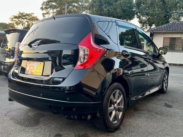 商談スペースにはゆったりとしたソファもございますので、ご家族、ご友人様とお気軽にお越しください。