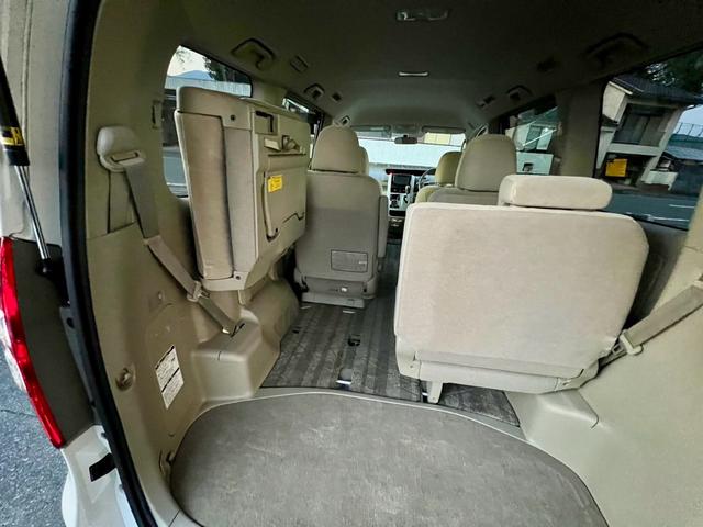 ノア Ｘ　Ｌセレクション　メモリーナビ　フルセグＴＶ　バックカメラ　ＥＴＣ　左側電動スライドドア　ダブルエアコン　ＨＩＤ　電動格納ミラー　安全衝突ボディ　キーレスエントリー　３列シート（13枚目）