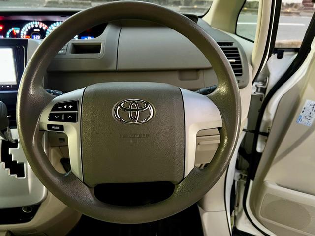 ノア Ｘ　Ｌセレクション　メモリーナビ　フルセグＴＶ　バックカメラ　ＥＴＣ　左側電動スライドドア　ダブルエアコン　ＨＩＤ　電動格納ミラー　安全衝突ボディ　キーレスエントリー　３列シート（29枚目）