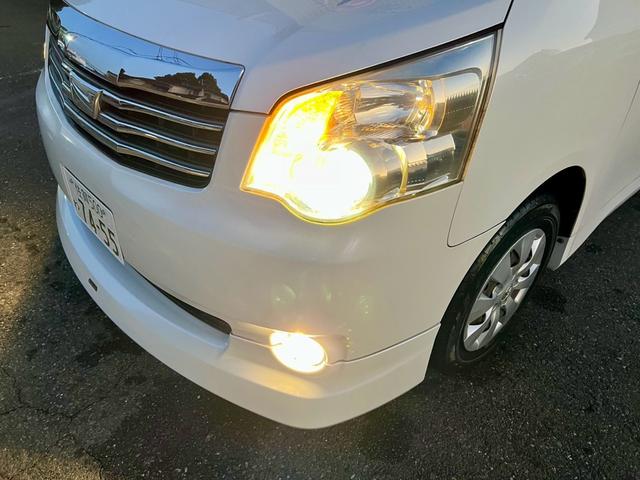 ノア Ｘ　Ｌセレクション　メモリーナビ　フルセグＴＶ　バックカメラ　ＥＴＣ　左側電動スライドドア　ダブルエアコン　ＨＩＤ　電動格納ミラー　安全衝突ボディ　キーレスエントリー　３列シート（37枚目）