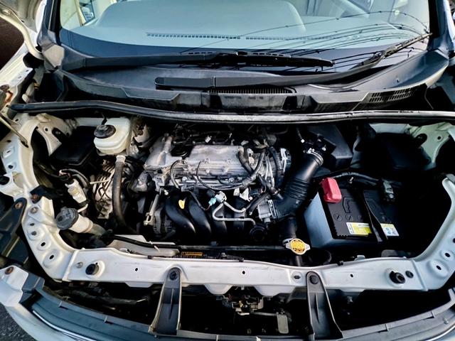 ノア Ｘ　Ｌセレクション　メモリーナビ　フルセグＴＶ　バックカメラ　ＥＴＣ　左側電動スライドドア　ダブルエアコン　ＨＩＤ　電動格納ミラー　安全衝突ボディ　キーレスエントリー　３列シート（40枚目）