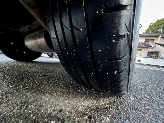 ノア Ｘ　Ｌセレクション　メモリーナビ　フルセグＴＶ　バックカメラ　ＥＴＣ　左側電動スライドドア　ダブルエアコン　ＨＩＤ　電動格納ミラー　安全衝突ボディ　キーレスエントリー　３列シート（43枚目）