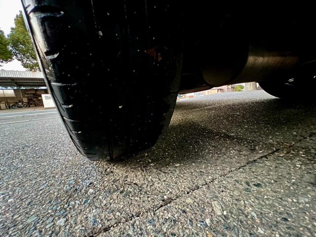 ノア Ｘ　Ｌセレクション　メモリーナビ　フルセグＴＶ　バックカメラ　ＥＴＣ　左側電動スライドドア　ダブルエアコン　ＨＩＤ　電動格納ミラー　安全衝突ボディ　キーレスエントリー　３列シート（46枚目）