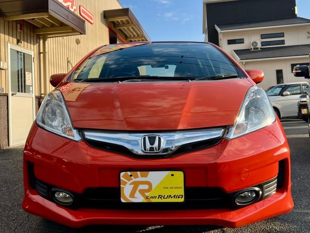 フィットハイブリッド ＲＳ　ファインスタイル　全国１年保証付　メモリーナビ　フルセグＴＶ　バックカメラ　ドライブレコーダー　　クルーズコントロール　盗難防止システム　安全衝突ボディ　アイドリングストップ　ＨＩＤ（2枚目）