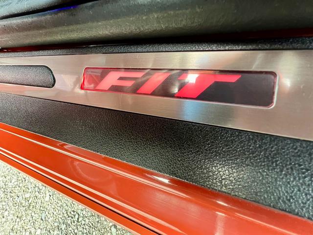 フィットハイブリッド ＲＳ　ファインスタイル　全国１年保証付　メモリーナビ　フルセグＴＶ　バックカメラ　ドライブレコーダー　　クルーズコントロール　盗難防止システム　安全衝突ボディ　アイドリングストップ　ＨＩＤ（23枚目）