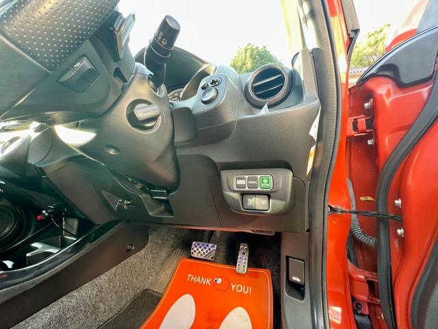 フィットハイブリッド ＲＳ　ファインスタイル　全国１年保証付　メモリーナビ　フルセグＴＶ　バックカメラ　ドライブレコーダー　　クルーズコントロール　盗難防止システム　安全衝突ボディ　アイドリングストップ　ＨＩＤ（30枚目）