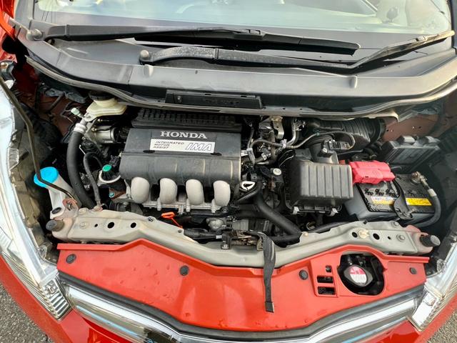 フィットハイブリッド ＲＳ　ファインスタイル　全国１年保証付　メモリーナビ　フルセグＴＶ　バックカメラ　ドライブレコーダー　　クルーズコントロール　盗難防止システム　安全衝突ボディ　アイドリングストップ　ＨＩＤ（42枚目）