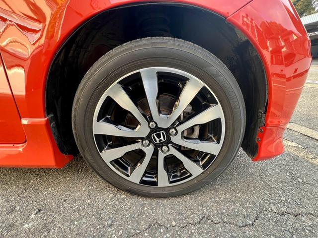 フィットハイブリッド ＲＳ　ファインスタイル　全国１年保証付　メモリーナビ　フルセグＴＶ　バックカメラ　ドライブレコーダー　　クルーズコントロール　盗難防止システム　安全衝突ボディ　アイドリングストップ　ＨＩＤ（43枚目）