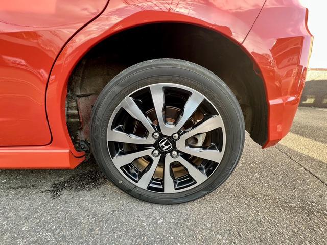 フィットハイブリッド ＲＳ　ファインスタイル　全国１年保証付　メモリーナビ　フルセグＴＶ　バックカメラ　ドライブレコーダー　　クルーズコントロール　盗難防止システム　安全衝突ボディ　アイドリングストップ　ＨＩＤ（48枚目）