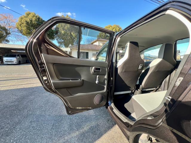 アルト Ｆ　全国１年保証付　盗難防止システム　安全衝突ボディ　キーレスエントリー　助手席エアバッグ　ＡＢＳ　ＥＳＣ　頸部衝撃緩和ヘッドレスト　ＣＤ（14枚目）