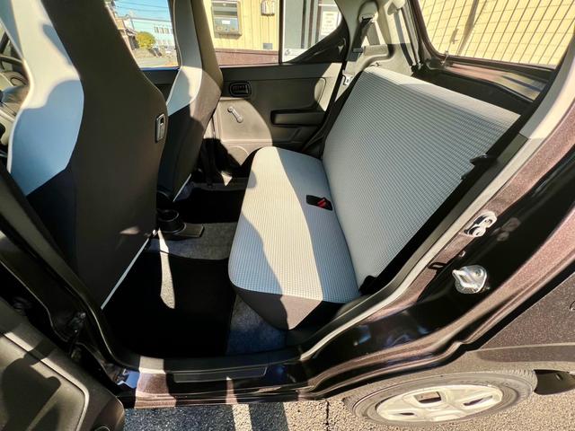 アルト Ｆ　全国１年保証付　盗難防止システム　安全衝突ボディ　キーレスエントリー　助手席エアバッグ　ＡＢＳ　ＥＳＣ　頸部衝撃緩和ヘッドレスト　ＣＤ（19枚目）