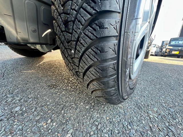 アルト Ｆ　全国１年保証付　盗難防止システム　安全衝突ボディ　キーレスエントリー　助手席エアバッグ　ＡＢＳ　ＥＳＣ　頸部衝撃緩和ヘッドレスト　ＣＤ（40枚目）