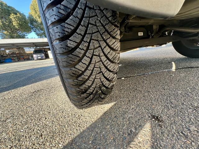 アルト Ｆ　全国１年保証付　盗難防止システム　安全衝突ボディ　キーレスエントリー　助手席エアバッグ　ＡＢＳ　ＥＳＣ　頸部衝撃緩和ヘッドレスト　ＣＤ（42枚目）