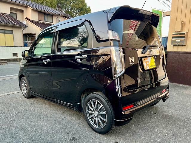 ���k�X�y�[�X�ɂ͂������Ƃ����\�t�@���������܂��̂ŁA���Ƒ��A���F�l�l�Ƃ��C�y�ɂ��z�����������B