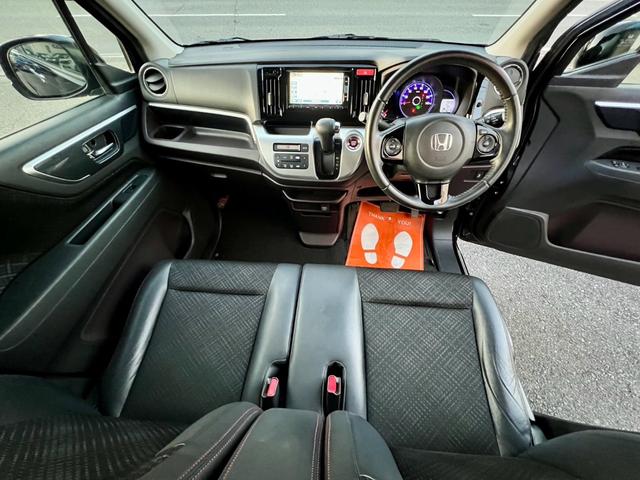 ���E�ǍD�A���삵�₷���^�]�Ȃł��B