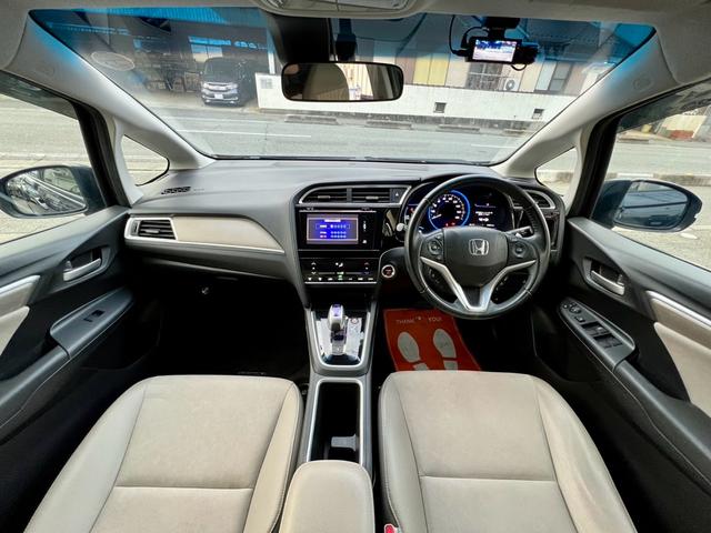 ���E�ǍD�A���삵�₷���^�]�Ȃł��B