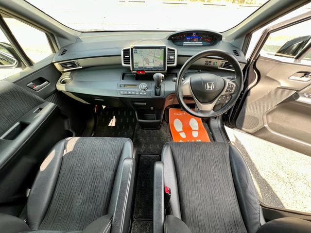 ���E�ǍD�A���삵�₷���^�]�Ȃł��B