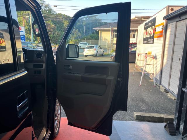 エブリイワゴン ＪＰターボ　キーレスエントリー　フルフラット　ＣＤ再生　エアバック（5枚目）