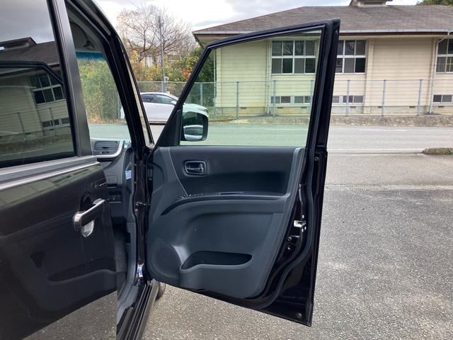 ソリオ Ｘ－ＤＪＥ　ＴＶ＆ナビ　バックカメラ　Ｂｌｕｅｔｏｏｔｈ接続　ＥＴＣ　キーレスエントリー　スマートキー　スライドドア　盗難防止システム　アイドリングストップ　ＥＳＣ　フルフラット　衝突被害軽減システム　エアバック（5枚目）