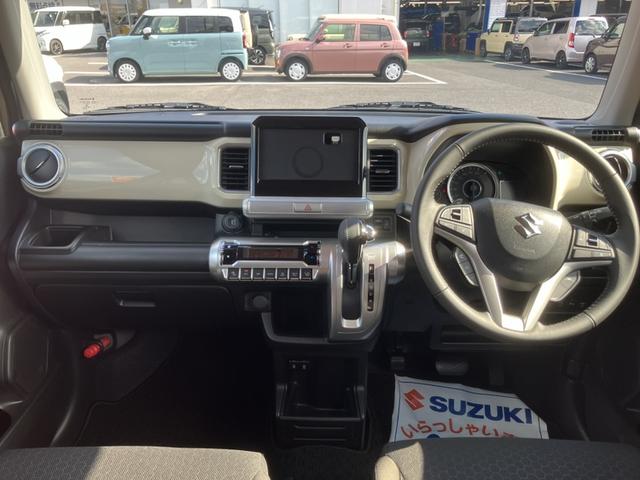 遊び心あるインパネまわり☆扱いやすく小物もすっきり！多彩な収納スペースも魅力♪