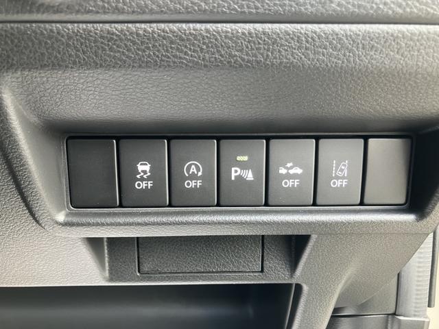 各機能の切り替えボタンは運転席前方の手の届きやすい場所に配置してあります。