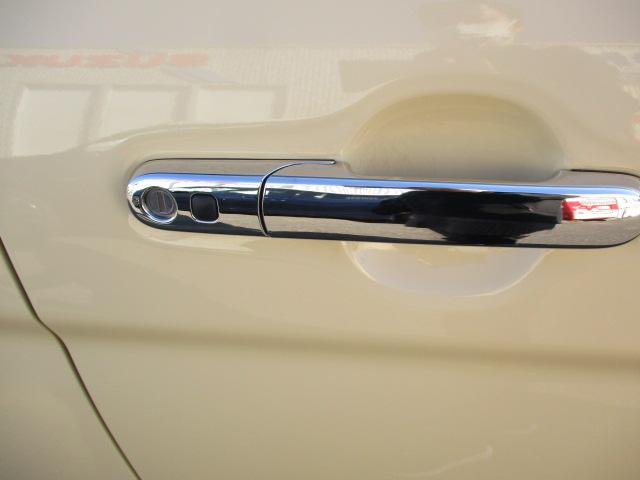 アルトラパン X 3型 ドライブレコーダー/サポカー デュアルセンサーブレーキサポート│ディスチャージ(HID)ヘッドランプ│14インチアルミホイール│ナビ・TV│ETC│ホワイト2トーン│キャメル内装(38枚目)