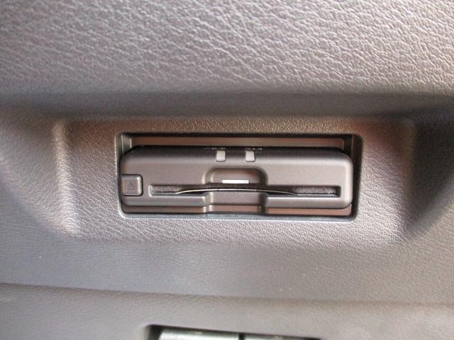 キックス Ｘツートーンインテリアエディション　ＥＴＣ　全方位モニター付ナビ│ドライブレコーダー│オートエアコン│１７インチアルミホイール（13枚目）