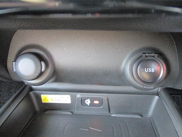 �y�t�r�a�\�P�b�g�z�y�A�N�Z�T���[�\�P�b�g�z�̗������C���p�l�Z���^�[�ɔz�u�B