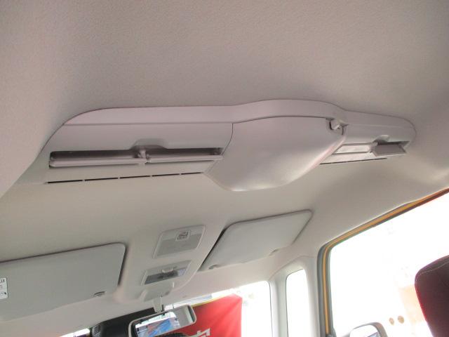 �����̋�C�������悭�z�����āA�����S�̂��ψ�ɃL�[�v�y�X�����T�[�L�����[�^�[�z