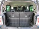 リヤシートも全車消毒済み。シートの後ろにちょっとした収納スペースがあります。毎日のお買い物もしっかりサポート!