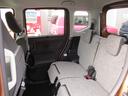 リヤシートも全車消毒済み。天井も高く広々快適空間!足元も軽とは思えない広さ。左右シートが別々に動くのでアレンジ色々♪