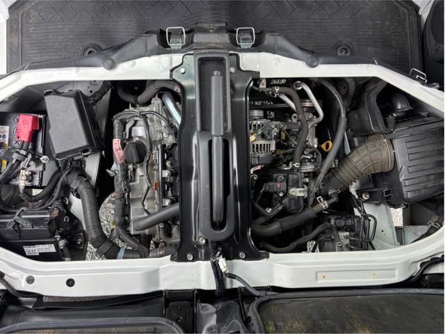 ハイゼットカーゴ ＤＸ　ＳＡＩＩＩ　衝突軽減ブレーキ　キーレス　ＥＴＣ　Ｐ／Ｗ　コーナーセンサー　レーン逸脱警報　オートハイビーム　４人乗　集中ドアロック　頭上荷物入れ　ハイルーフ　光軸調整ライト　アイドリングストップ　フルフラットシート　ベンチシート　ＡＢＳ（22枚目）