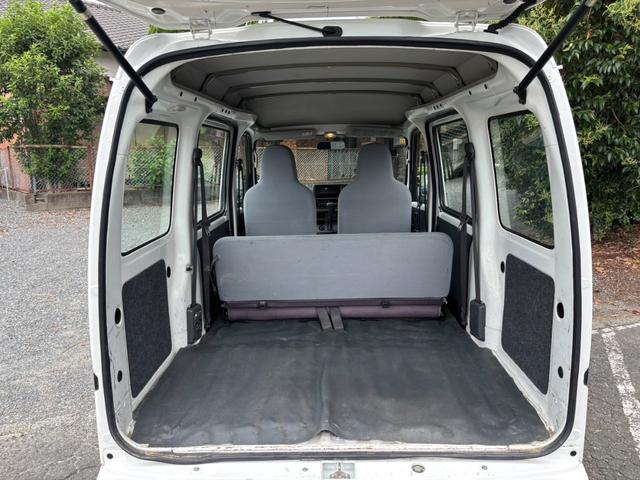 ハイゼットカーゴ スペシャル　４ＷＤ　集中ドアロック　４人乗　パワステ　ラジオ　ハイルーフ　ドアバイザー　フルフラットシート　ベンチシート　光軸調整ライト　取説　エアバック　エアコン（10枚目）