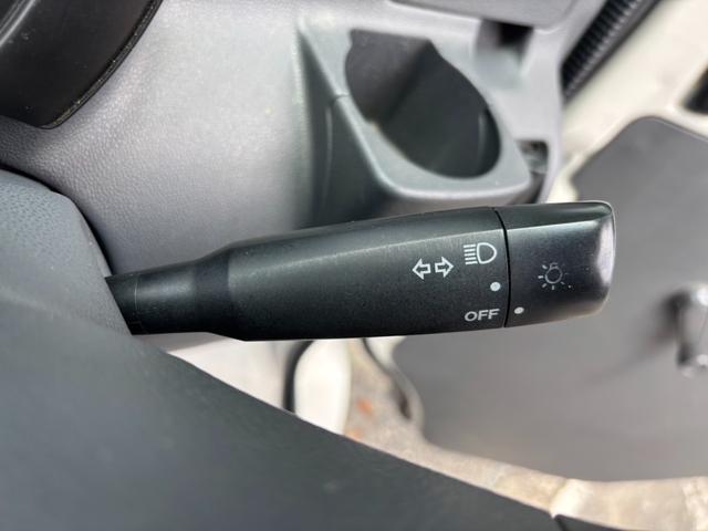 ハイゼットカーゴ スペシャル　４ＷＤ　集中ドアロック　４人乗　パワステ　ラジオ　ハイルーフ　ドアバイザー　フルフラットシート　ベンチシート　光軸調整ライト　取説　エアバック　エアコン（51枚目）