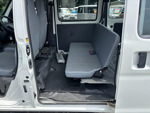 ハイゼットカーゴ スペシャル　４ＷＤ　集中ドアロック　４人乗　パワステ　ラジオ　ハイルーフ　ドアバイザー　フルフラットシート　ベンチシート　光軸調整ライト　取説　エアバック　エアコン（71枚目）