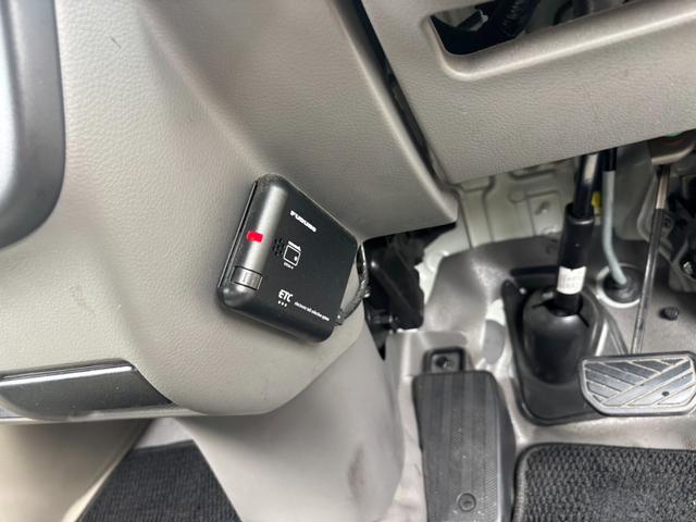 ＮＶ１００クリッパーバン ＤＸ　セーフティパッケージ　衝突軽減ブレーキ　／前後ドラレコ　記録簿　コーナーセンサー　レーン逸脱警報　オートライト　オートハイビーム　オートギアシフト　ハイルーフ　ＥＴＣ　頭上荷物入れ　キーレス　光軸調整ライト　ドアバイザー　２ｎｄ発進　フルフラットシート（21枚目）