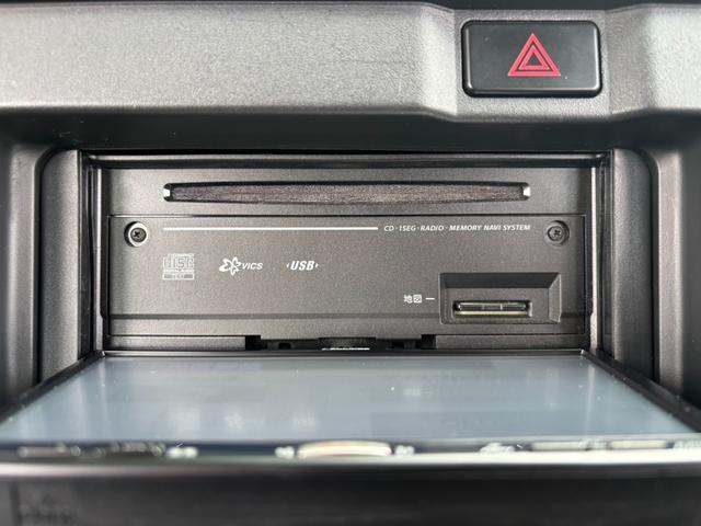 ハイゼットカーゴ スペシャルＳＡＩＩＩ　メモリーナビ　衝突軽減装置　Ｂカメラ　コーナーセンサー　レーン逸脱警報　オートハイビーム　ハイルーフ　ＥＴＣ　ＣＤ　アイドリングストップ　頭上荷物入れ　光軸調整ライト　フルフラットシート　ベンチシート　ＡＢＳ（41枚目）